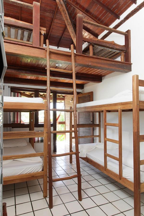 Hostel Novos Baianos E *