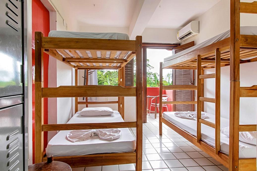 Novos Baianos E Hostal