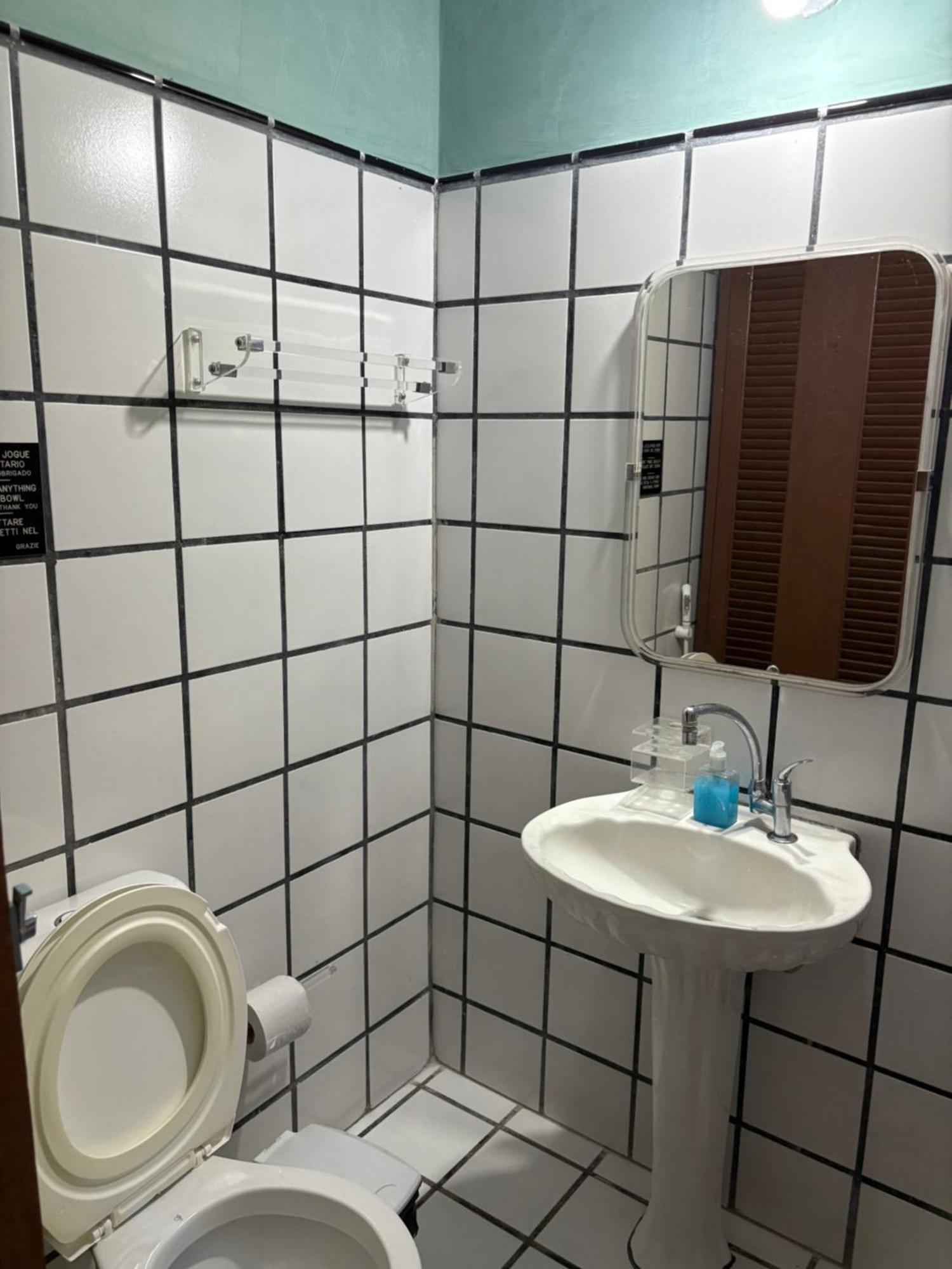 Novos Baianos E Hostal *