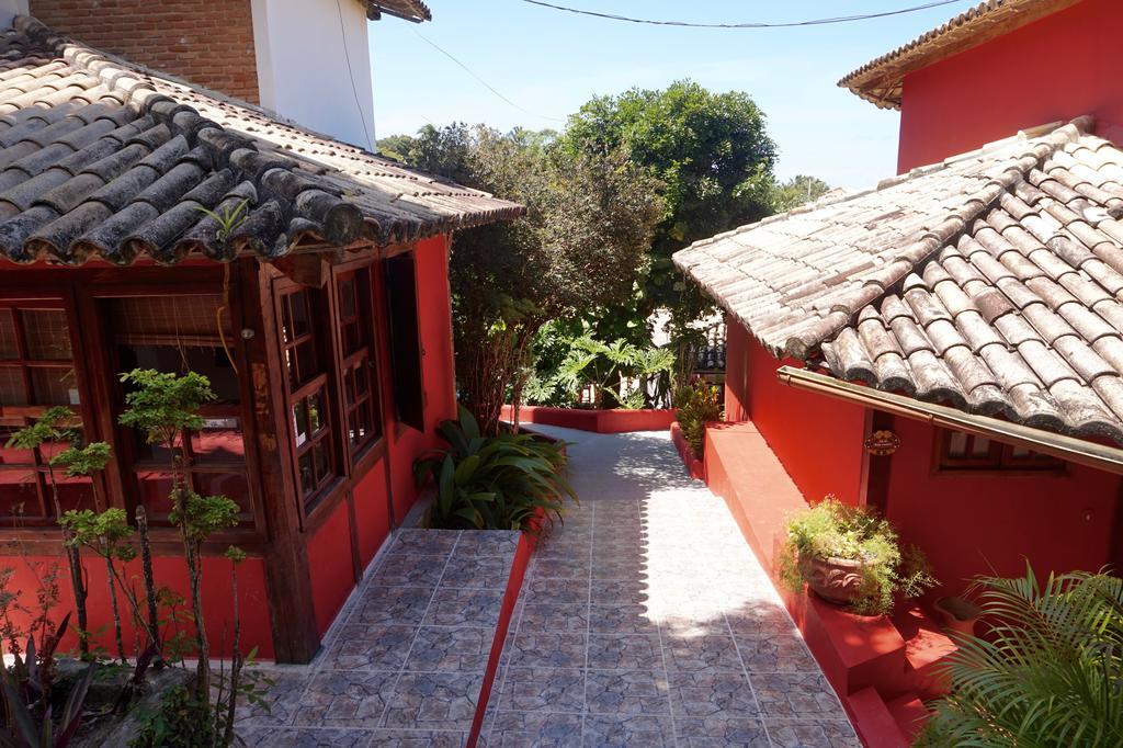 Novos Baianos E Hostal