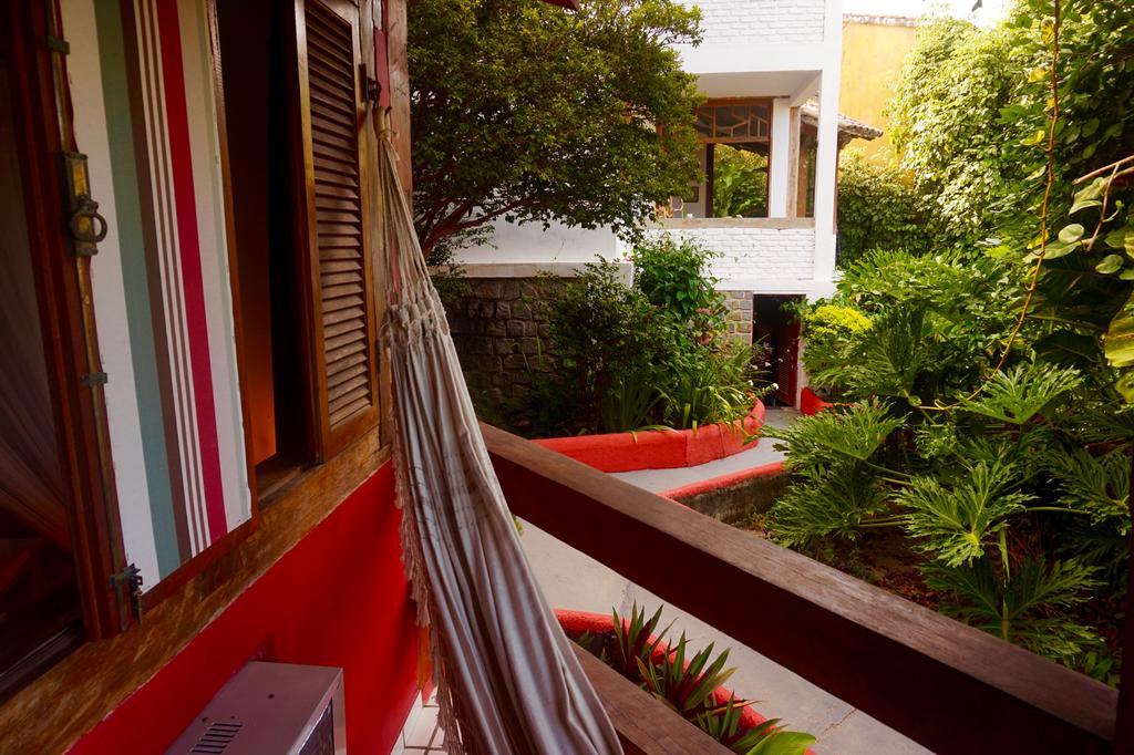 Albergue Novos Baianos E *